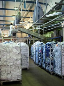 Industrial_laundry_sorting